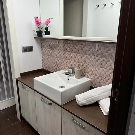 Cotur 121 Parking Gratuito *