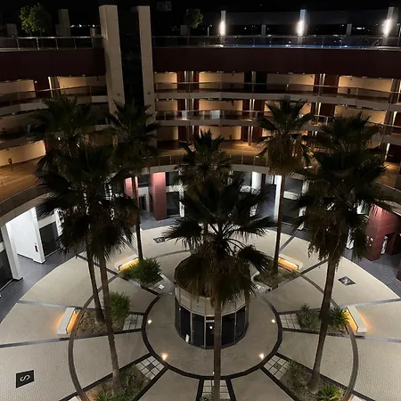 Cotur 121 Parking Gratuito